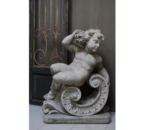 Aura Peeperkorn Cherubijn beton 77 x 56 x 31 cm Aura Peeperkorn Cherubijn beton 77 x 56 x 31 cm
