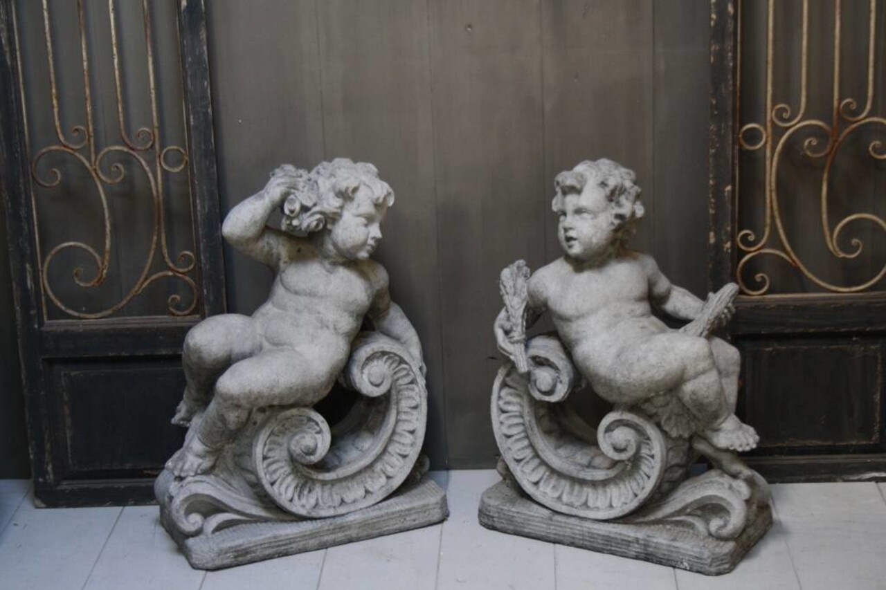 Aura Peeperkorn Cherubijn beton 77 x 56 x 31 cm Aura Peeperkorn Cherubijn beton 77 x 56 x 31 cm