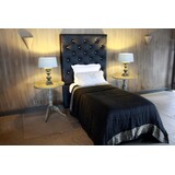 Castle Boxspring 1 persoons Dakota stof met glazen knopen 120 x 200 cm Castle Boxspring 1 persoons Dakota stof met glazen knopen 120 x 200 cm