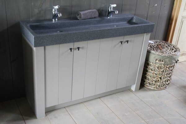 Landelijk badkamermeubel Dieke grijs met dubbele spoelbak graniet 140 cm Landelijk badkamermeubel Dieke grijs met dubbele spoelbak graniet 140 cm