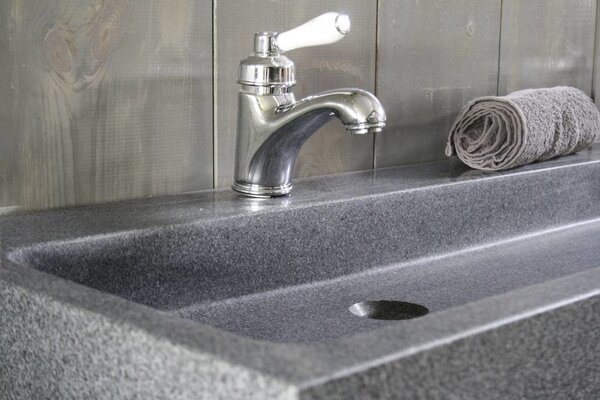 Landelijk badkamermeubel Dieke grijs met dubbele spoelbak graniet 140 cm Landelijk badkamermeubel Dieke grijs met dubbele spoelbak graniet 140 cm