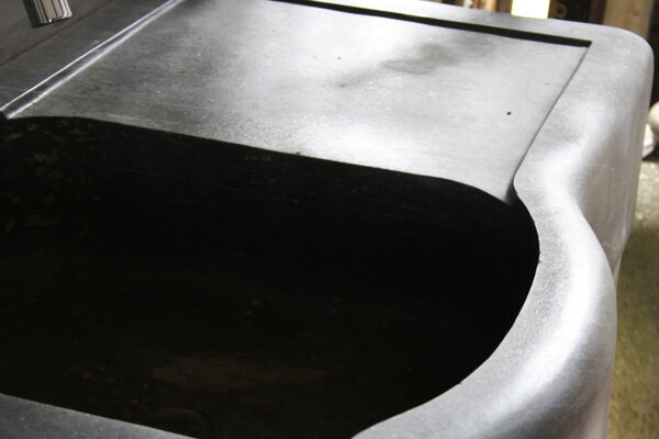 Badkamermeubel RVS + Belgisch hardstenen blad 130 cm Badkamermeubel RVS + Belgisch hardstenen blad 130 cm