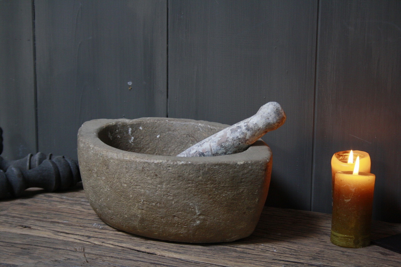 Aura peeperkorn stenen vijzel met stamper Aura peeperkorn stenen vijzel met stamper