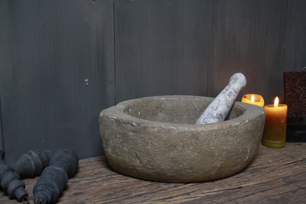 Aura peeperkorn stenen vijzel met stamper Aura peeperkorn stenen vijzel met stamper