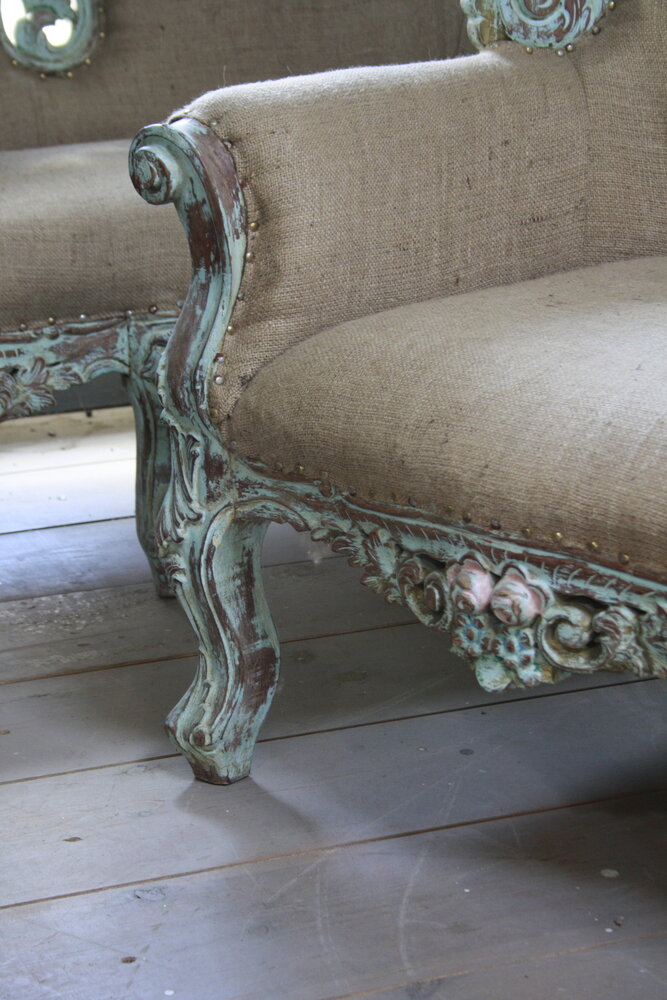 Fauteuil Ralph Lauren stijl stof met houtsnijwerk Fauteuil Ralph Lauren stijl stof met houtsnijwerk