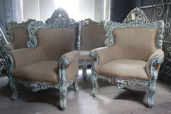 Fauteuil Ralph Lauren stijl stof met houtsnijwerk Fauteuil Ralph Lauren stijl stof met houtsnijwerk