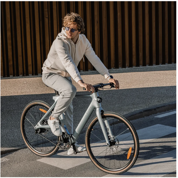 AIR ULTRA LIGHT CARBON FIBRE EBIKE