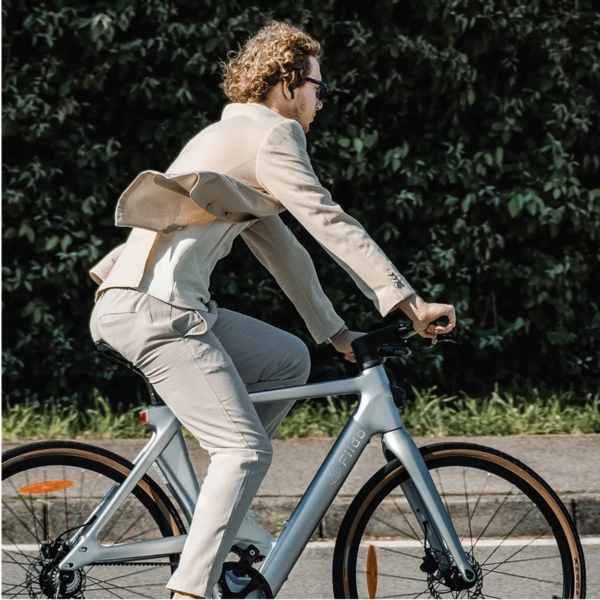 AIR ULTRA LIGHT CARBON FIBRE EBIKE