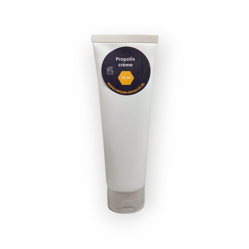 Deze crème heeft een verzachtende en helende werking op geïrriteerde of beschadigde huid. Deze crème heeft een verzachtende en helende werking op geïrriteerde of beschadigde huid.