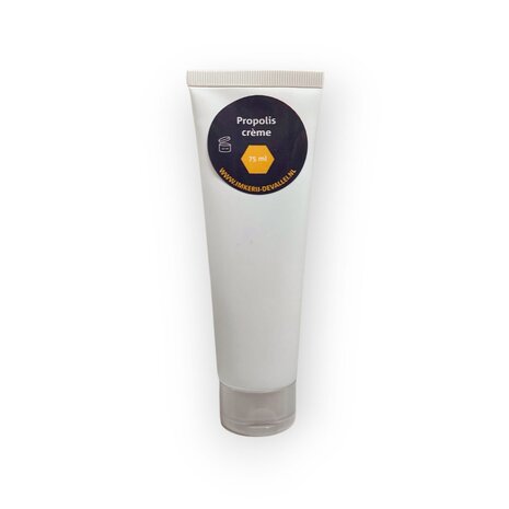 Deze crème heeft een verzachtende en helende werking op geïrriteerde of beschadigde huid. Deze crème heeft een verzachtende en helende werking op geïrriteerde of beschadigde huid.