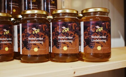 Wat is het verschil tussen supermarkt honing en imkerhoning?