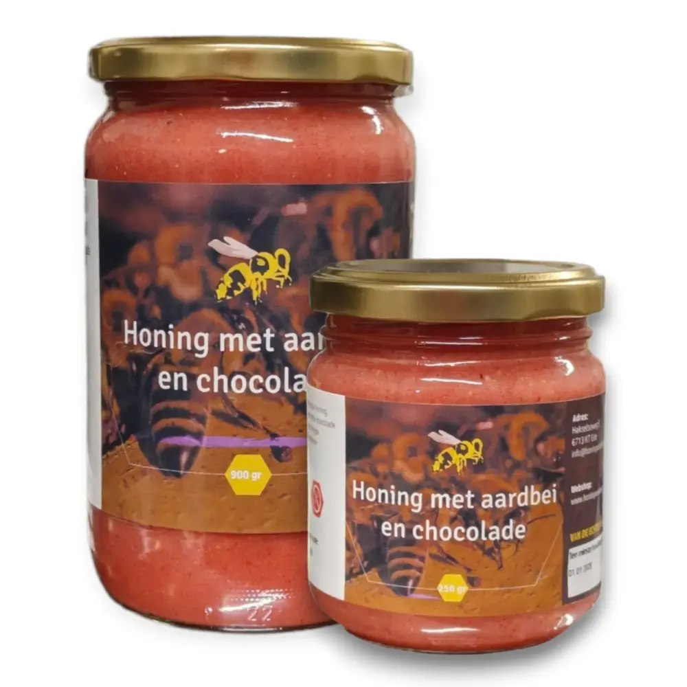 Honing met gevriesdroogde aardbeipoeder en stukjes witte chocolade