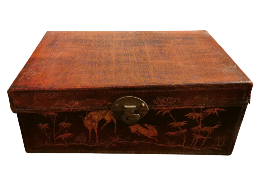 Antique Chinois Chest Leather Peinte à la Main Gold Animals W76xD48xH32cm