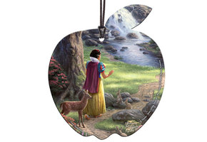 Hanging Acrylic ornament: Snowwhite - Discovers the Cottage