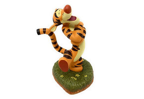 Figurine: Tigger - You're huggerfic
