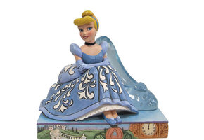 Figurine: Cinderella - Glass Slipper