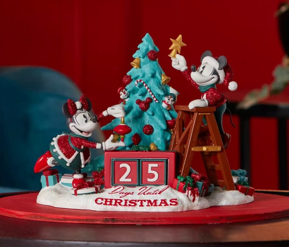 Figurine: Mickey and Minnie - Vintage Christmas Countdown