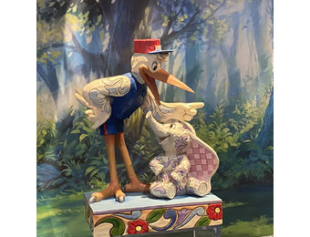 Figurine: Dumbo and Stork - Special Delivery