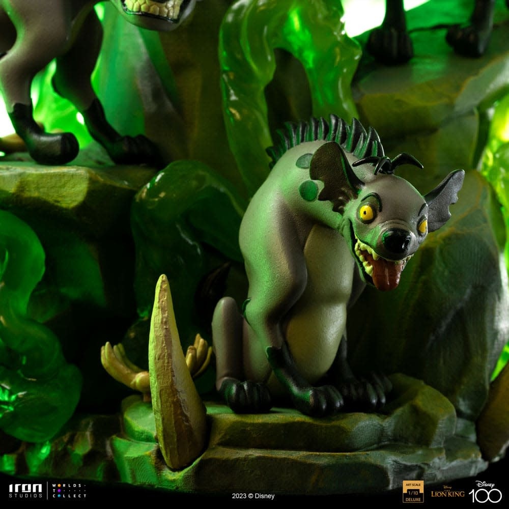 Figurine: Scar Deluxe - The Lion King
