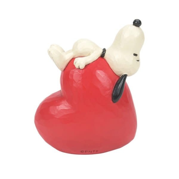 Figurine: Snoopy - Laying on Heart