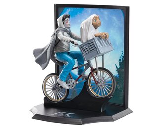 PVC Diorama: E.T. and Elliot - Over The Moon