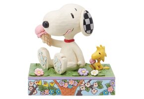 Figurine: Peanuts - A Summertime Treat (Snoopy - Eating Ice Cream)