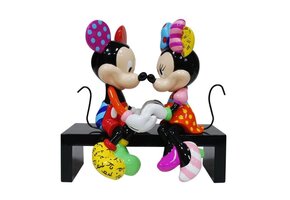 Figurine: Mickey and Minnie Mouse