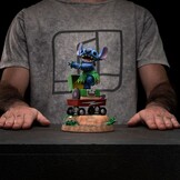 Figurine: Stitch (Hula) - Art Scale Statue - 17 cm
