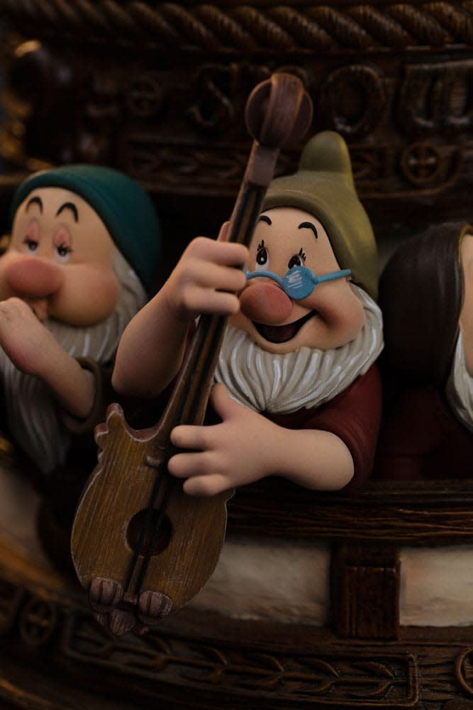 Figurine: Snowwhite and the Seven Dwarfs - Art Scale Statue 1/10 Snowwhite and Dopey Deluxe Edition
