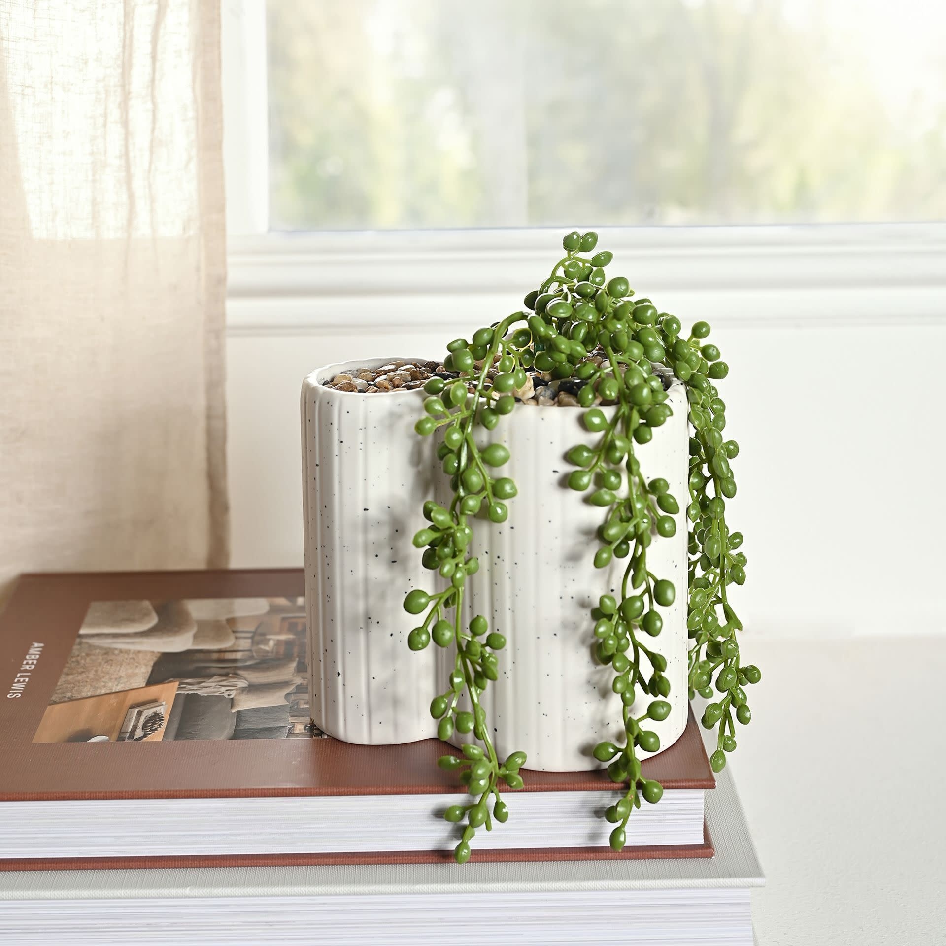 Plantenpot: Mickey - Shapes Planter with Faux Plant