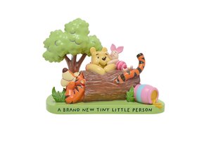 Figurine: Winnie & Friends  - A Brand New Tiny Little Person
