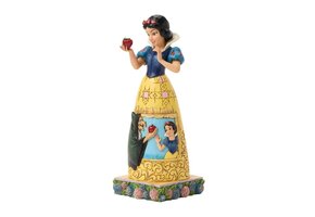 Figurine: Snowwhite (White Dress Scene) - A Poisoned Promise