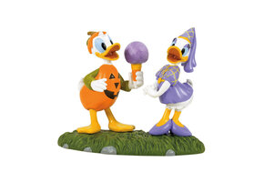 Figurine: Donald & Daisy Duck - Sweets For A Sweetie, M'Lady