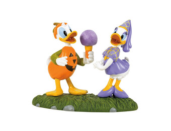 Figurine: Donald & Daisy Duck - Sweets For A Sweetie, M'Lady