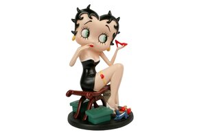 Figurine: Betty Boop Fitting Shoes Black Dress