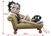 Figurine: Betty Boop On Cream Chaise Lounge