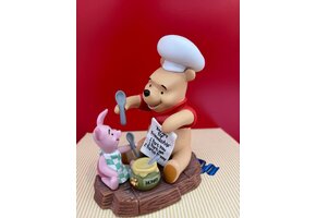Figurine: Recipe For Friendship - Winnie the Pooh