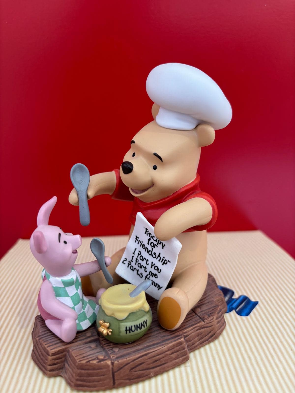 Figurine: Recipe For Friendship - Winnie the Pooh