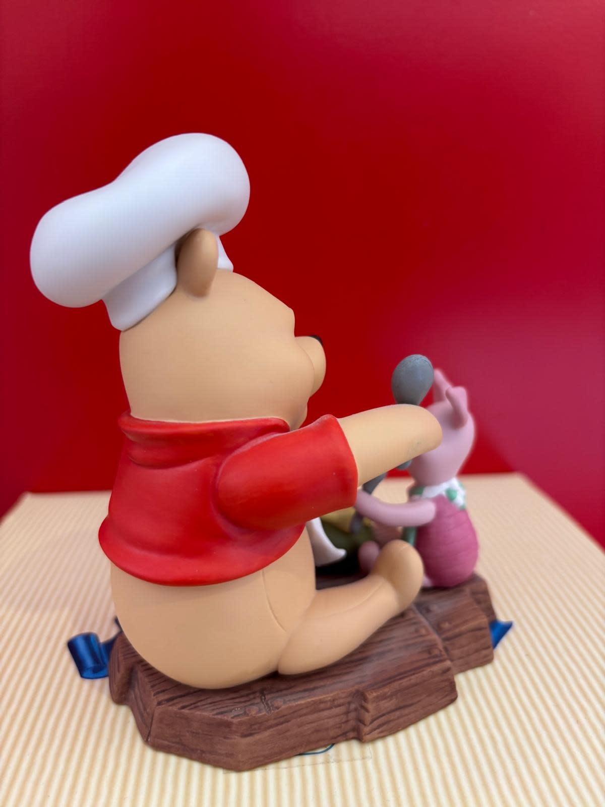 Figurine: Recipe For Friendship - Winnie the Pooh