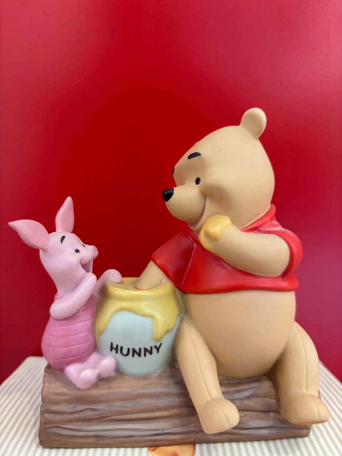 Figurine: Friendship is thre Sweetest kind of sharing