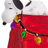 Kerstornament:  Snoopy - On Holiday - Doghouse Blown Glass