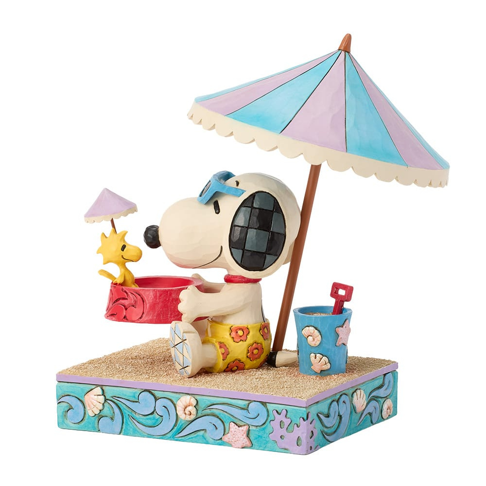 Figurine: Peanuts - Snoopy At Beach