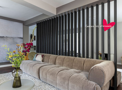 Roomdivider as zwart