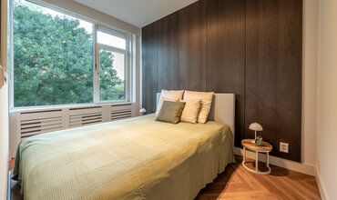 Hoe kun je het beste de panelen, roomdividers en deuren onderhouden?