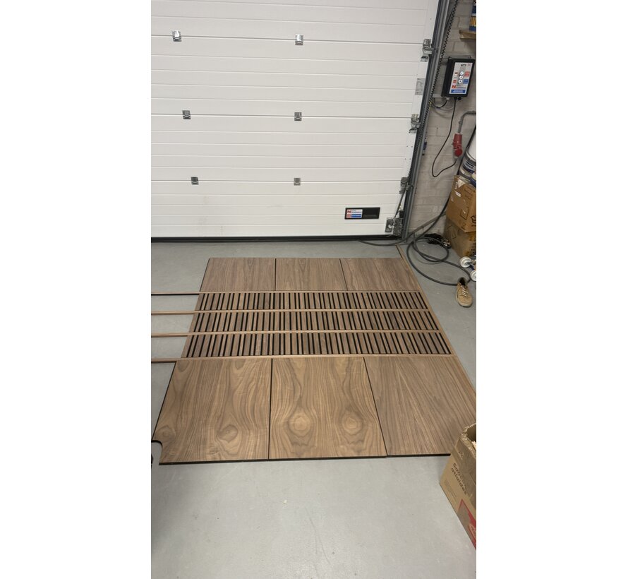 1x combinatie walnoot panelen + latten  180x180cm