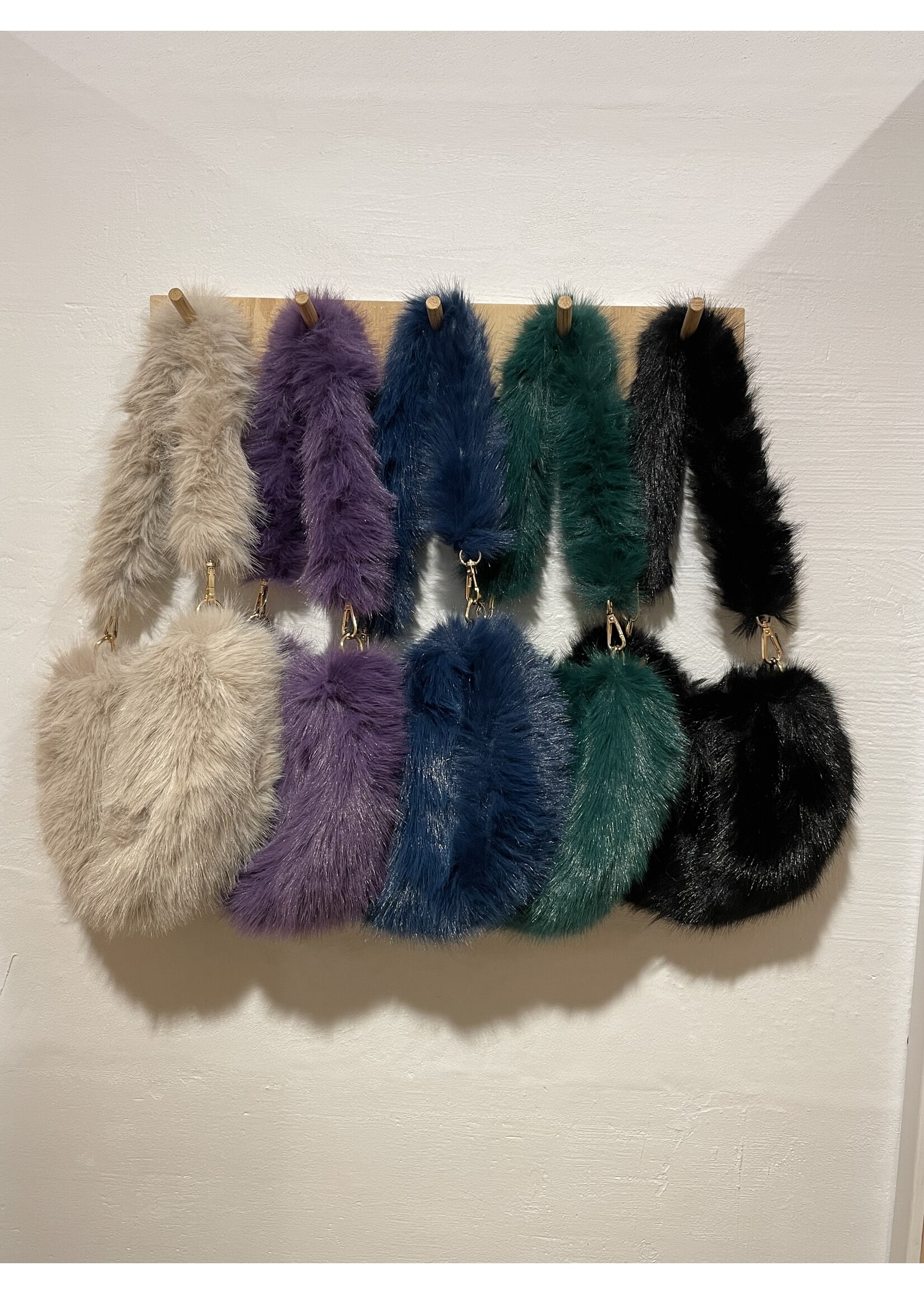 Fluffy tas hot sale