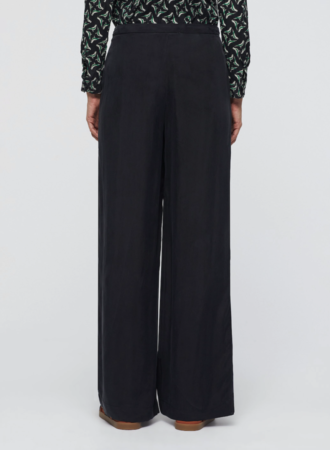 Nice Things Full-Length Pants Cupro - Black