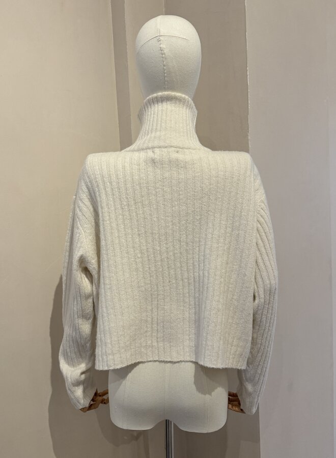 The Holiday Zip Pull - Ecru (One Size)