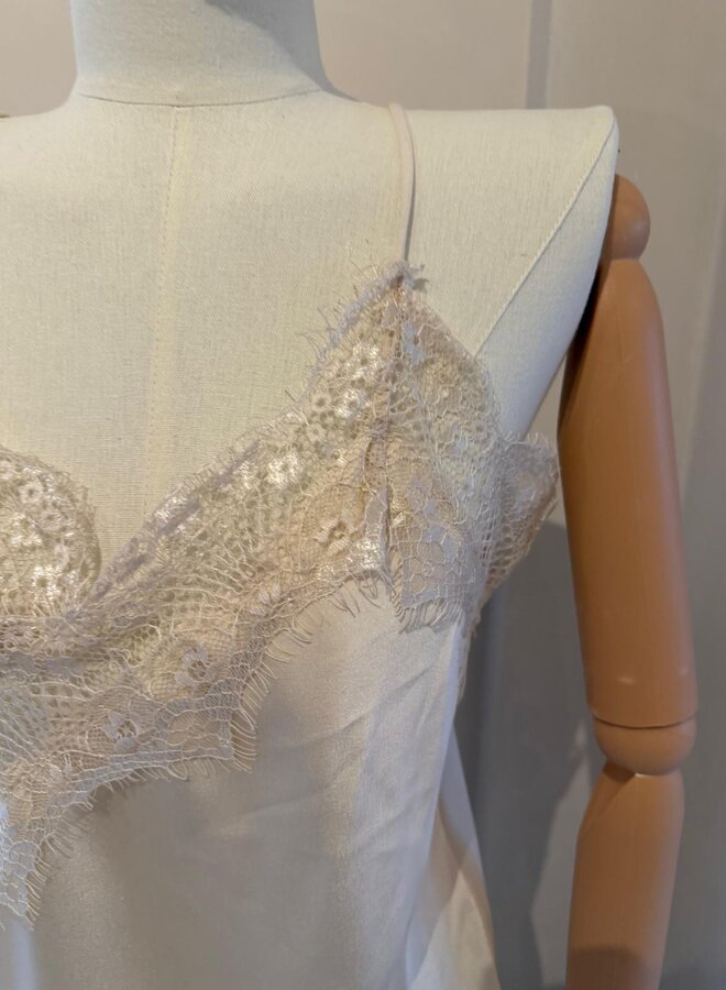 A Symmetrical Lace Satin Top - Ecru