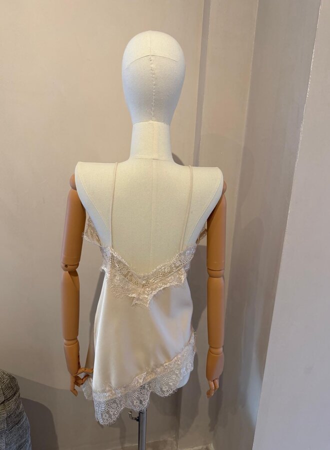 A Symmetrical Lace Satin Top - Ecru